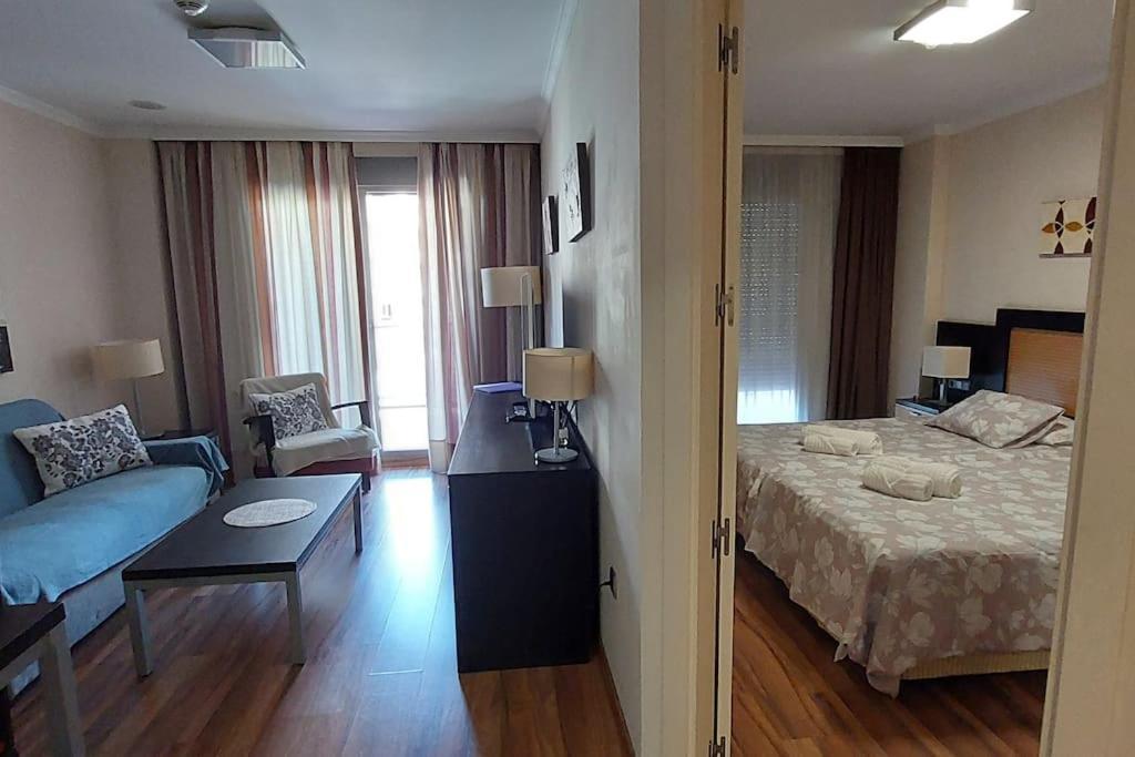 베날마데나코스타 Elegante Alojamiento Con Piscina A 200 M Del Mar. 아파트 외부 사진