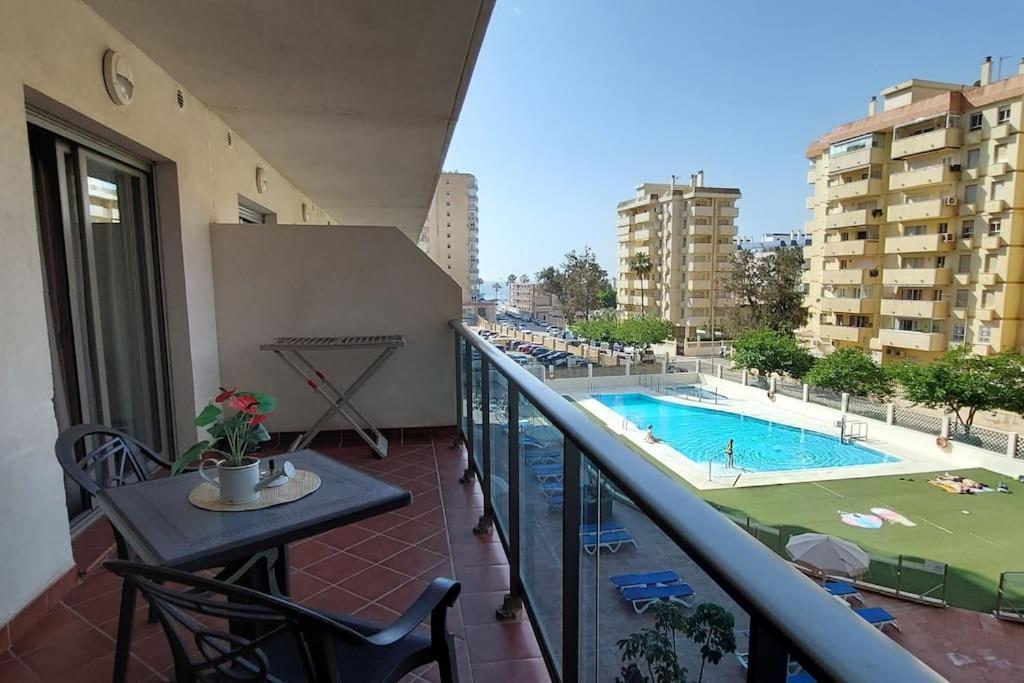 베날마데나코스타 Elegante Alojamiento Con Piscina A 200 M Del Mar. 아파트 외부 사진