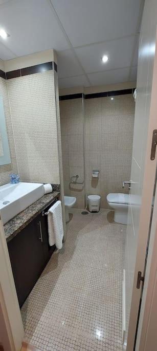 베날마데나코스타 Elegante Alojamiento Con Piscina A 200 M Del Mar. 아파트 외부 사진