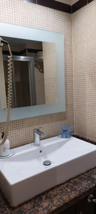 베날마데나코스타 Elegante Alojamiento Con Piscina A 200 M Del Mar. 아파트 외부 사진