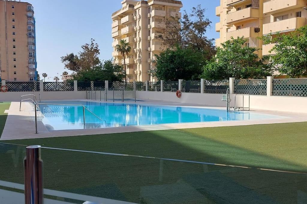 베날마데나코스타 Elegante Alojamiento Con Piscina A 200 M Del Mar. 아파트 외부 사진