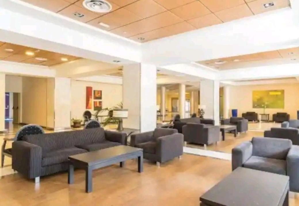 베날마데나코스타 Elegante Alojamiento Con Piscina A 200 M Del Mar. 아파트 외부 사진