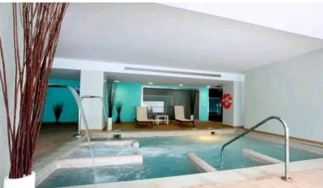베날마데나코스타 Elegante Alojamiento Con Piscina A 200 M Del Mar. 아파트 외부 사진