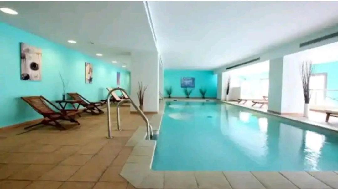 베날마데나코스타 Elegante Alojamiento Con Piscina A 200 M Del Mar. 아파트 외부 사진