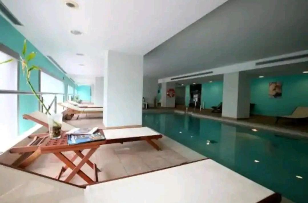 베날마데나코스타 Elegante Alojamiento Con Piscina A 200 M Del Mar. 아파트 외부 사진